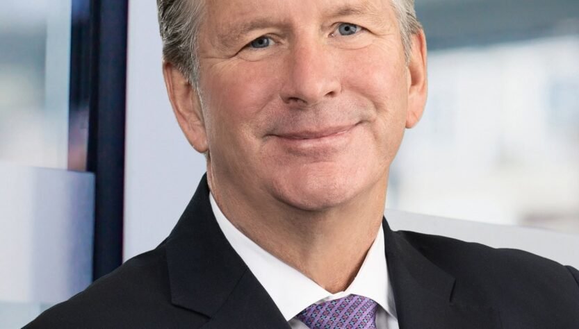 lewis-roca’s-managing-partner-explains-why-law-firm-leaders-should-volunteer-in-the-community-where-their-firm-is-based