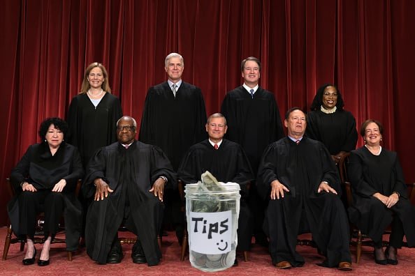 if-you’ve-appreciated-the-service-you’ve-received,-consider-tipping-your-supreme-court-justices!