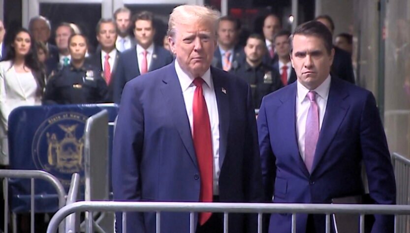 trump’s-latest-sentencing-delay-request spurs-debate:-‘not-an-easy-call’-or-‘hard-pass’?