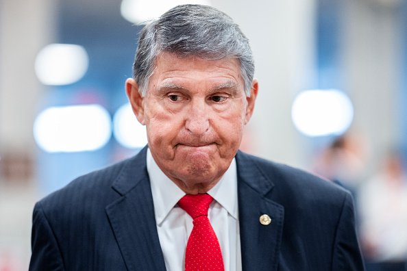 joe-manchin-weighs-in-with-dumbest-take-yet-on-pardonghazi
