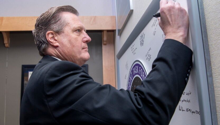 ‘concerns-from-mar-a-lago’:-speaker-johnson-boots-pro-ukraine-intel-chair-in-‘big-shakeup’