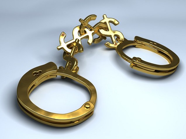 which-biglaw-firms-are-using-‘golden-handcuffs’-to-keep-partners-from-making-lateral-moves?