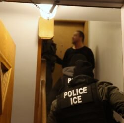 ice-makes-sweeping-arrests-in-chicago,-endangering-city’s-livelihood