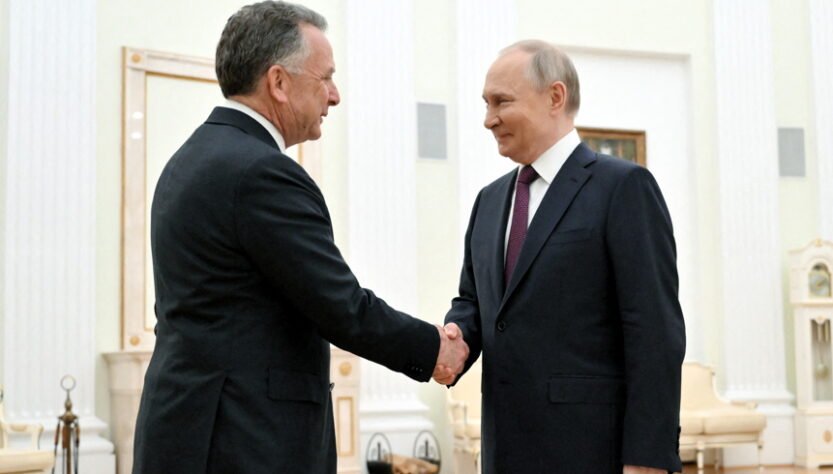 ‘pure,-unadulterated,-evil’:-trump-envoy’s-putin-meeting-triggers-outrage