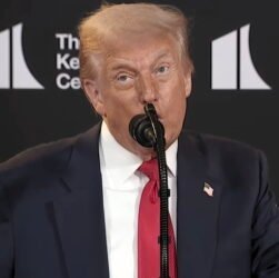 trump’s-kennedy-center-remarks-veer-into-grievances,-false-claims,-and-lessons-on-grass