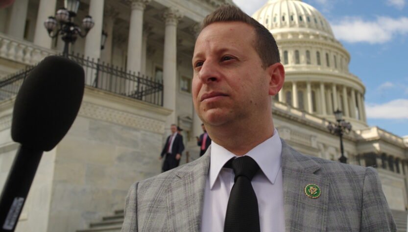 ‘is-he-lying-now?’:-dem-skewers-johnson’s-claim-trump-was-an-‘fbi-informant’