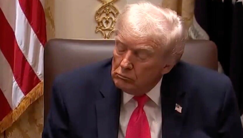 trump-seen-struggling-to-stay-awake-repeatedly-in-cabinet-meeting-video