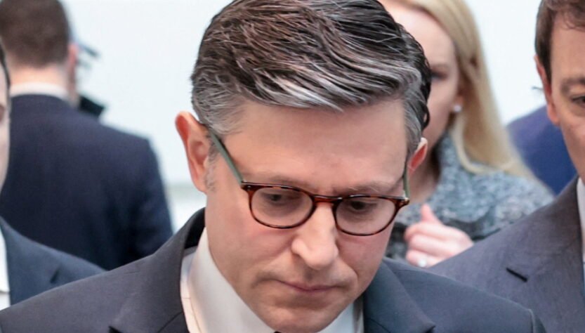 johnson-set-to-jet-to-uk-as-shutdown-looms-and-majority-shrinks