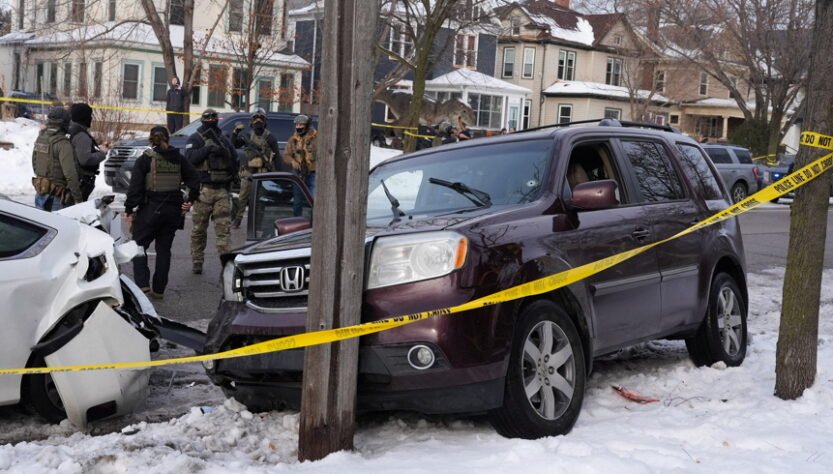 video-appears-to-show-federal-agents-preventing-doctor-from-helping-shooting-victim