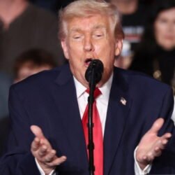 ‘piling-lie-upon-lie’:-cnn-fact-checker-torches-trump’s-iowa-claims